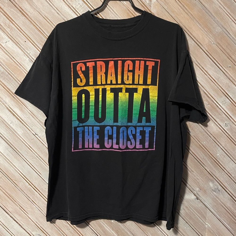 Straight Outta the Closet Spencer’s oversized T shirt XL rainbow pride NWA 🏳️‍🌈